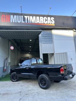 DODGE - DAKOTA - 2000/2001 - Preta - R$ 44.900,00