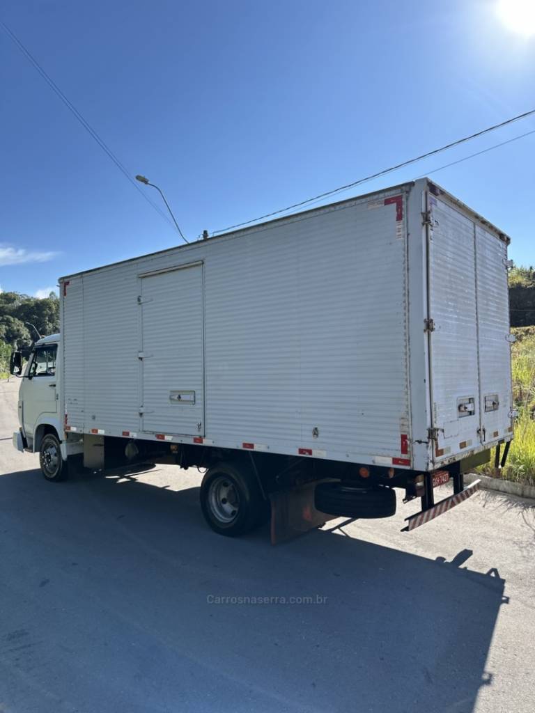 VOLKSWAGEN - 8-150 - 2000/2001 - Branca - R$ 140.000,00