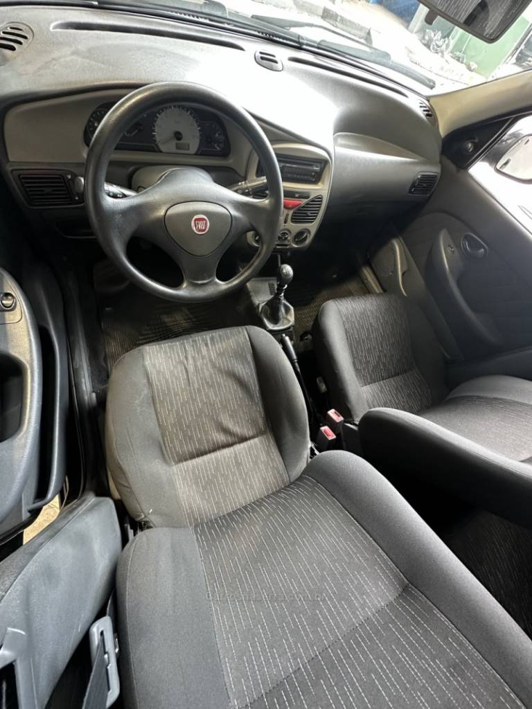 FIAT - PALIO - 2014/2014 - Preta - R$ 32.900,00