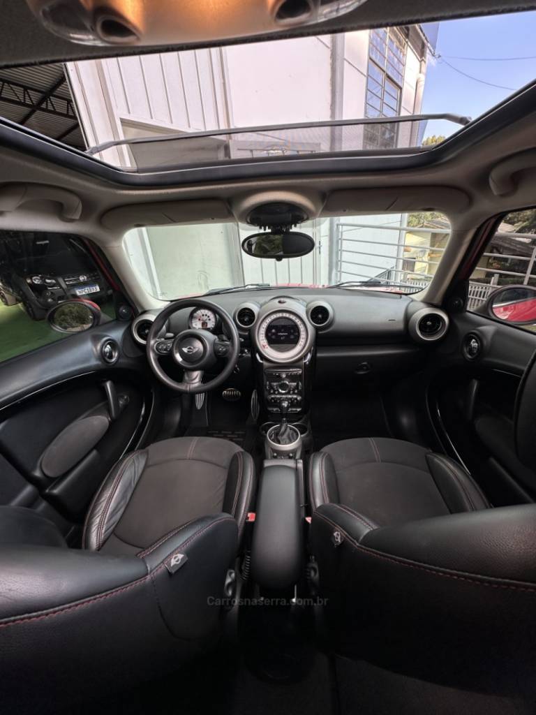 MINI - COOPER - 2010/2011 - Vermelha - R$ 96.900,00