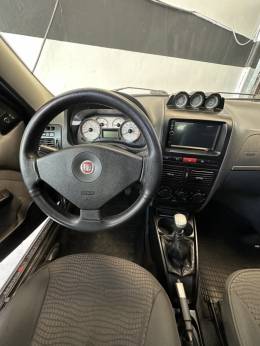 FIAT - PALIO - 2011/2012 - Preta - R$ 41.900,00