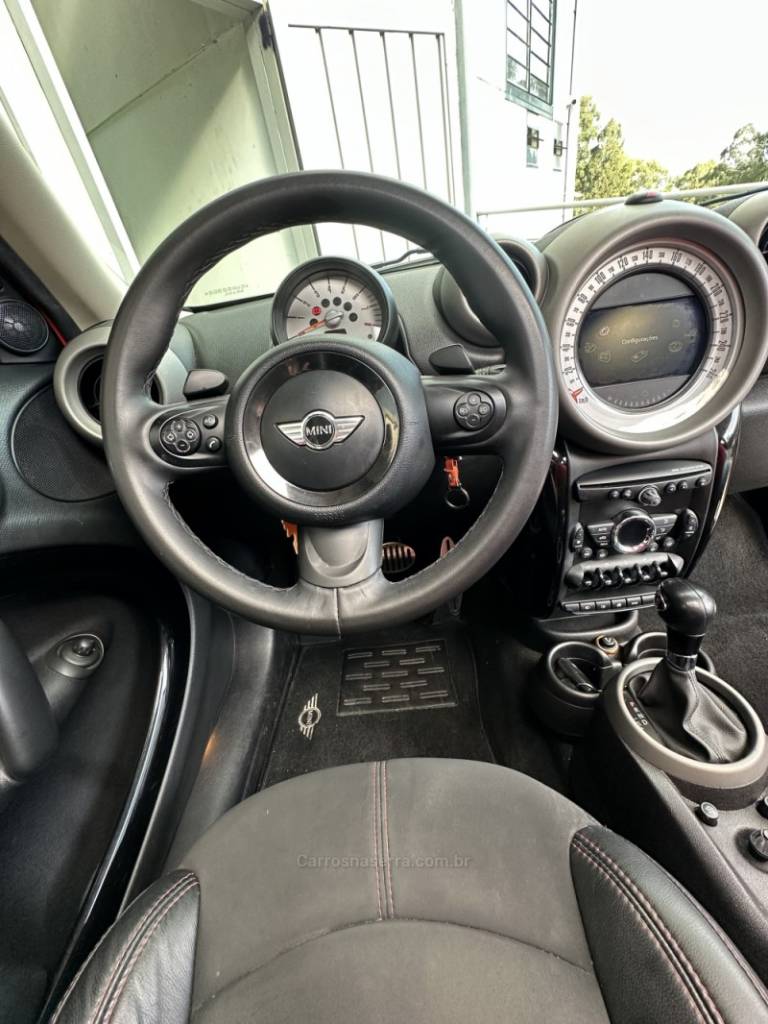 MINI - COOPER - 2010/2011 - Vermelha - R$ 96.900,00