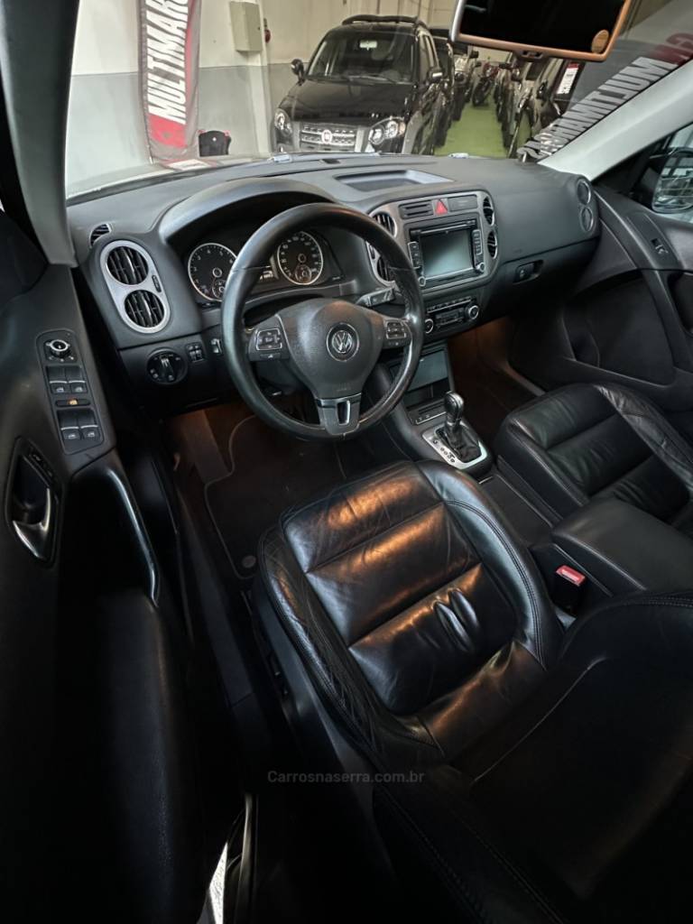 VOLKSWAGEN - TIGUAN - 2010/2011 - Preta - R$ 59.900,00