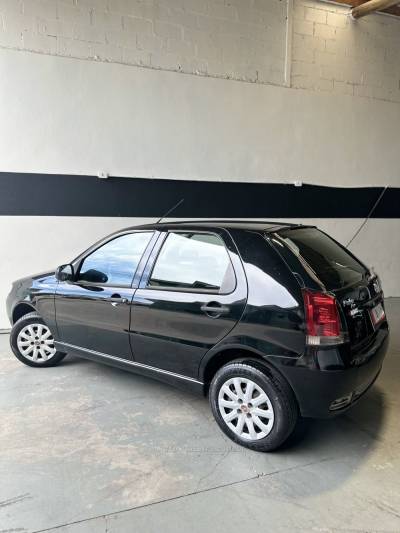 FIAT - PALIO - 2014/2014 - Preta - R$ 32.900,00