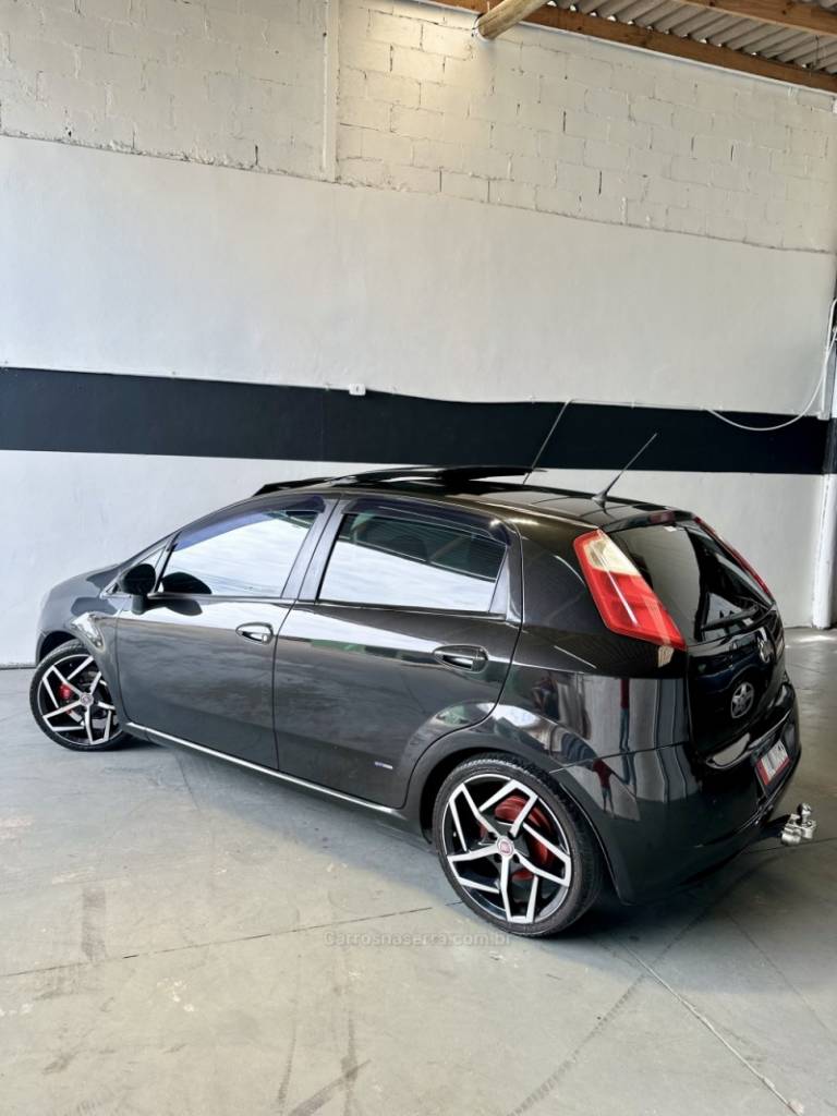 FIAT - PUNTO - 2007/2008 - Preta - R$ 39.900,00