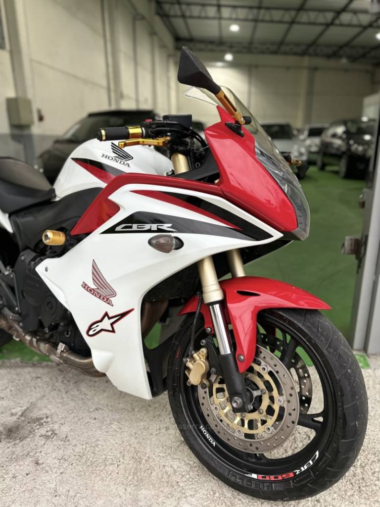 HONDA - CBR 650F - 2014/2014 - Branca - R$ 41.900,00
