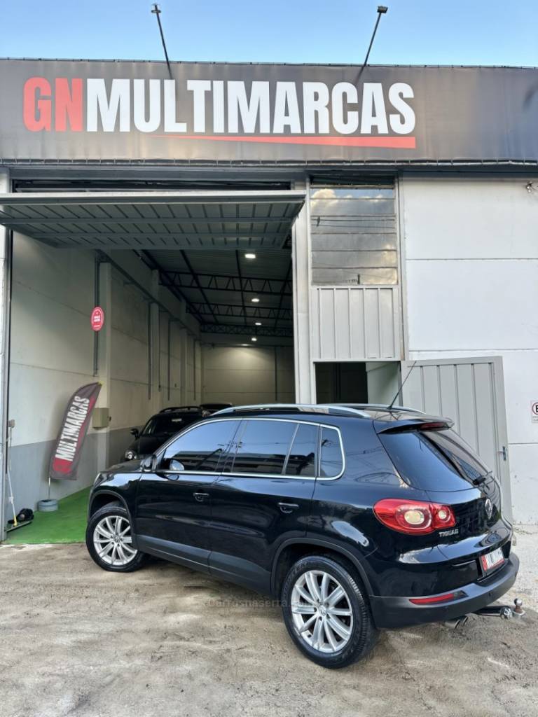 VOLKSWAGEN - TIGUAN - 2010/2011 - Preta - R$ 59.900,00