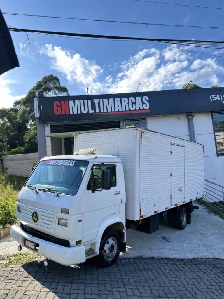 VOLKSWAGEN - 8-150 - 2000/2001 - Branca - R$ 140.000,00
