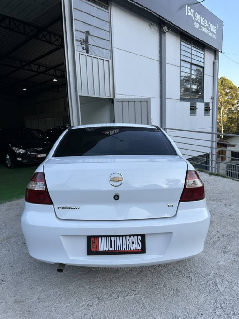CHEVROLET - PRISMA - 2010/2011 - Branca - R$ 29.900,00