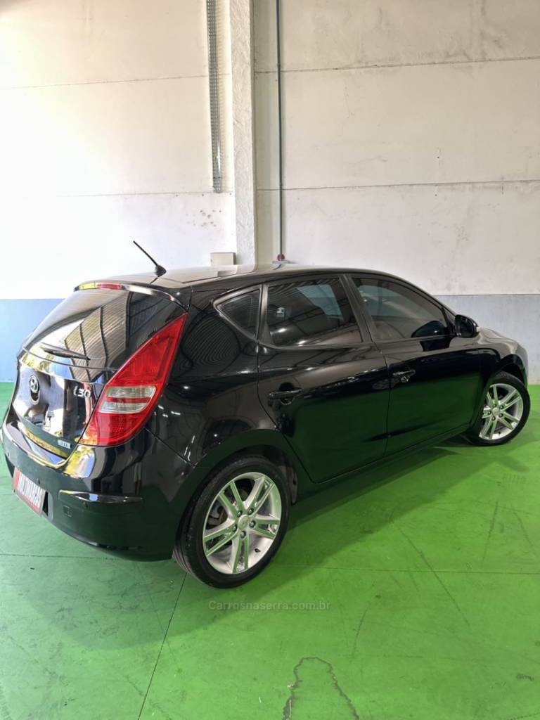 HYUNDAI - I30 - 2011/2012 - Preta - R$ 45.900,00