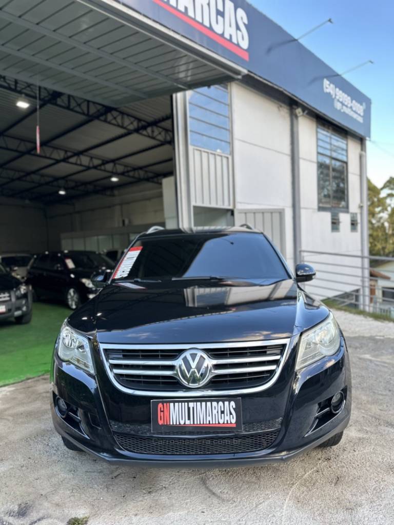 VOLKSWAGEN - TIGUAN - 2010/2011 - Preta - R$ 59.900,00