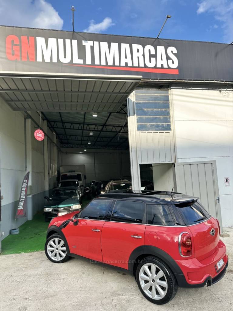 MINI - COOPER - 2010/2011 - Vermelha - R$ 96.900,00
