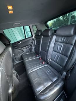 VOLKSWAGEN - TIGUAN - 2010/2011 - Preta - R$ 59.900,00
