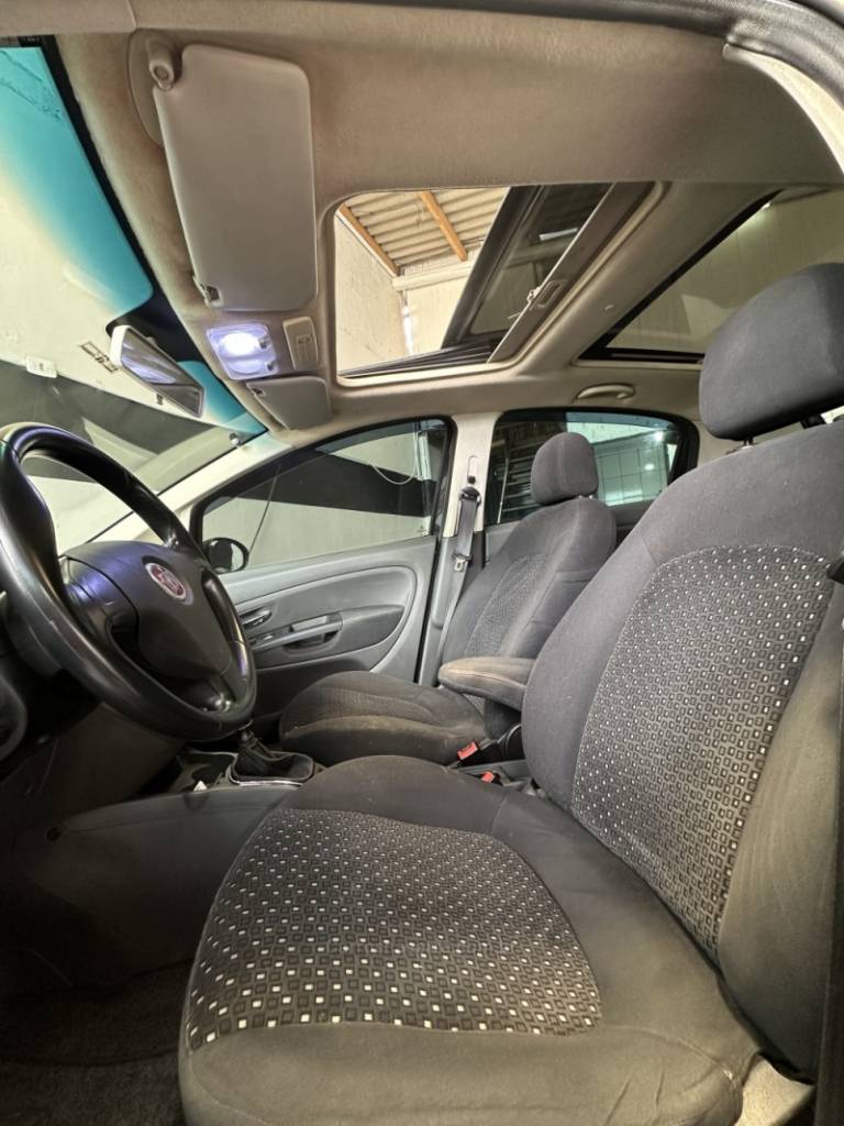 FIAT - PUNTO - 2007/2008 - Preta - R$ 39.900,00