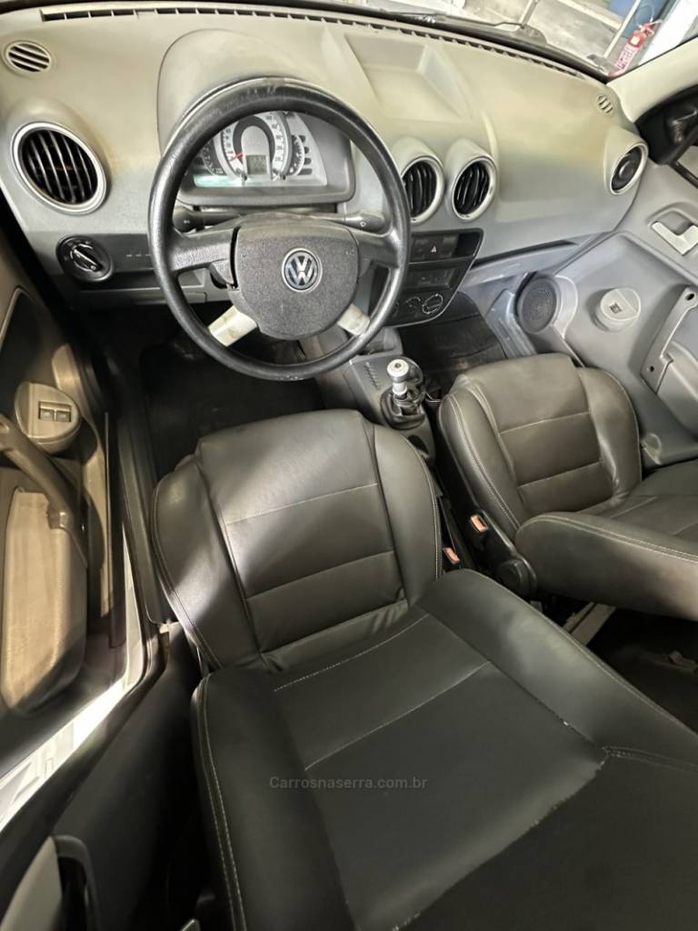 VOLKSWAGEN - SAVEIRO - 2007/2007 - Prata - R$ 42.000,00