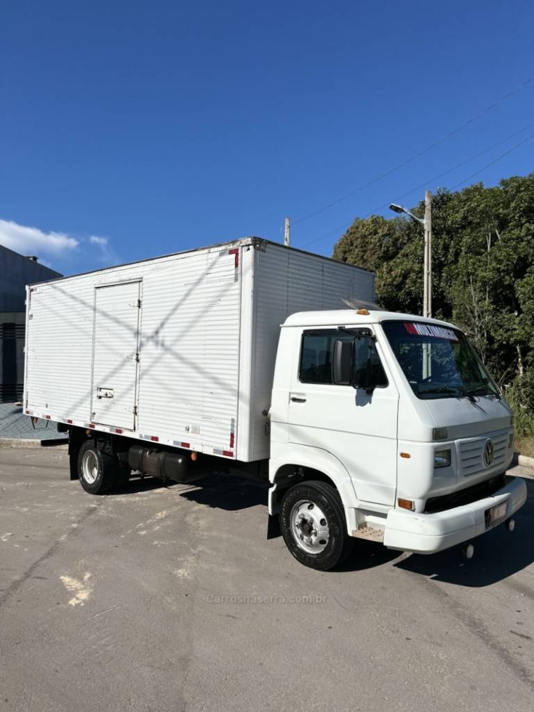 VOLKSWAGEN - 8-150 - 2000/2001 - Branca - R$ 140.000,00
