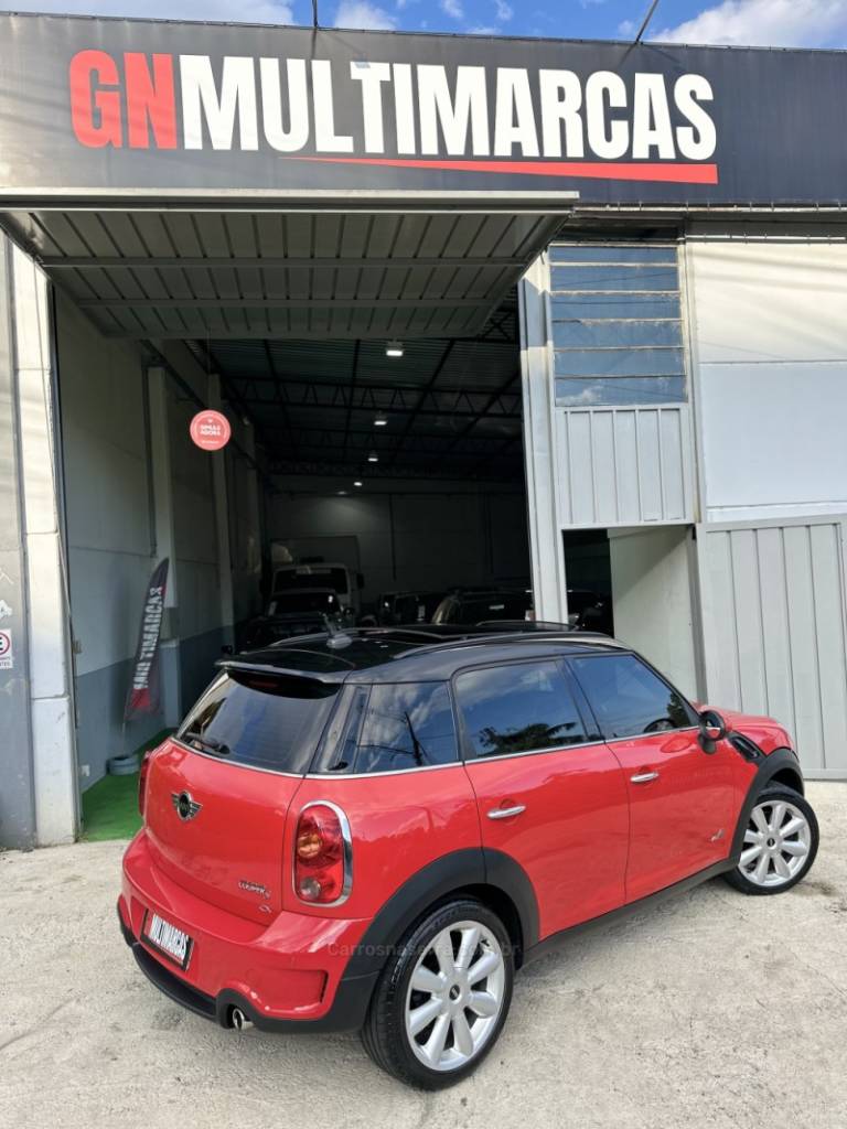 MINI - COOPER - 2010/2011 - Vermelha - R$ 96.900,00
