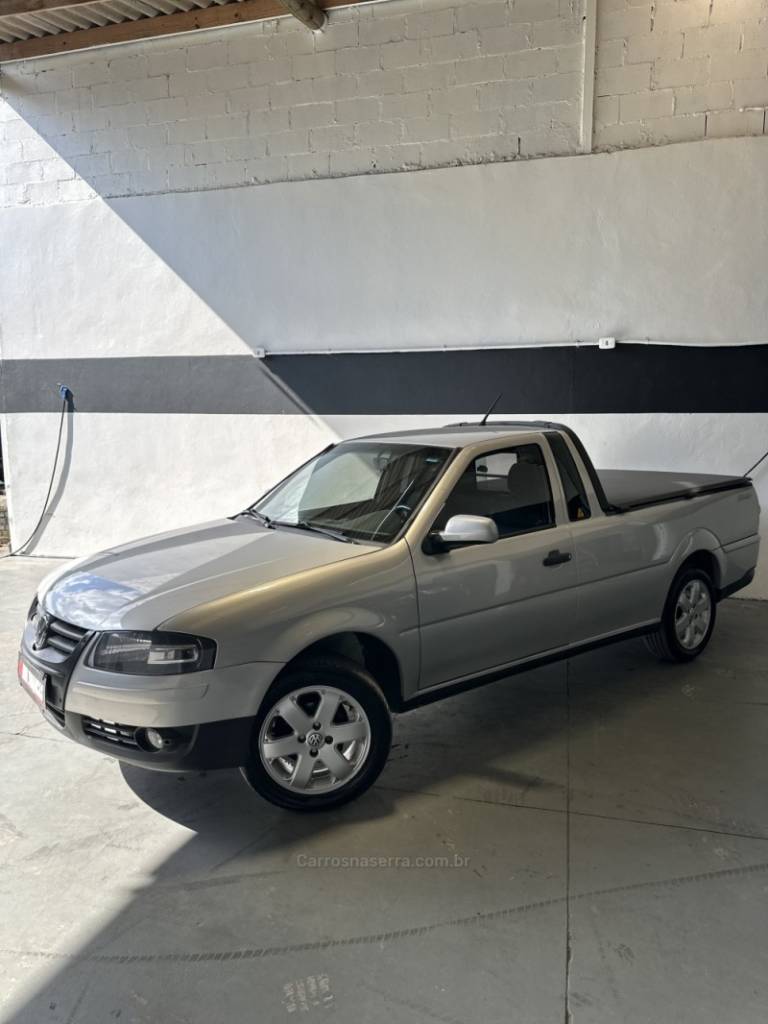 VOLKSWAGEN - SAVEIRO - 2007/2007 - Prata - R$ 42.000,00
