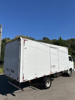 VOLKSWAGEN - 8-150 - 2000/2001 - Branca - R$ 140.000,00