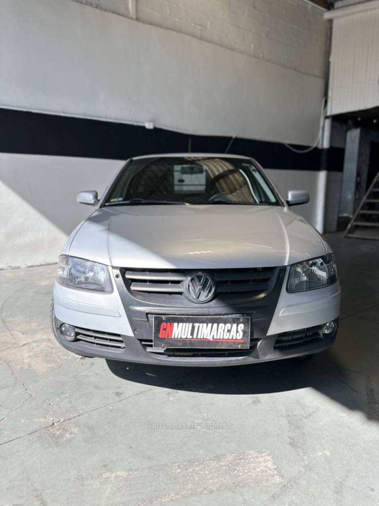 VOLKSWAGEN - SAVEIRO - 2007/2007 - Prata - R$ 42.000,00