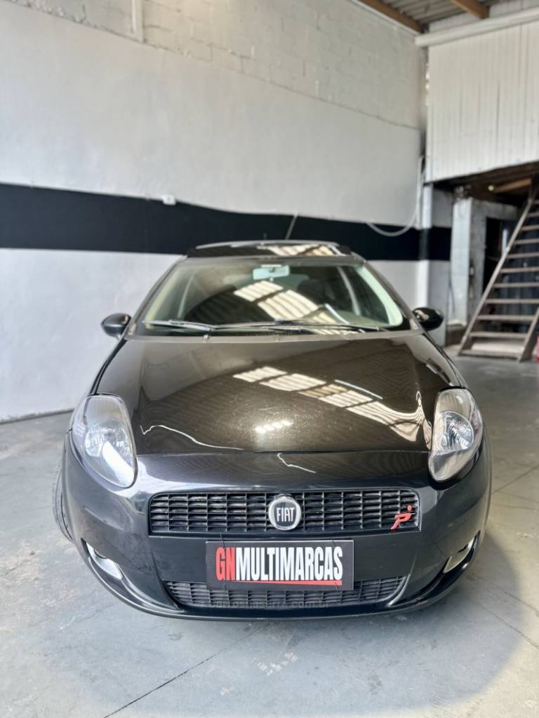 FIAT - PUNTO - 2007/2008 - Preta - R$ 39.900,00