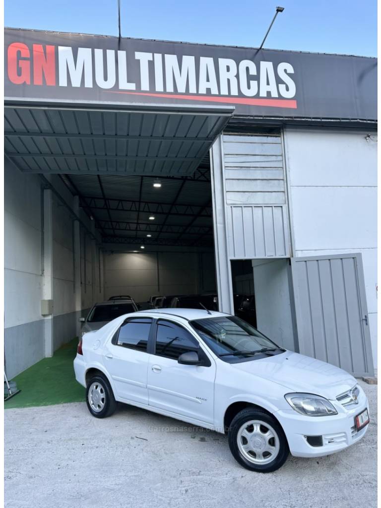CHEVROLET - PRISMA - 2010/2011 - Branca - R$ 29.900,00