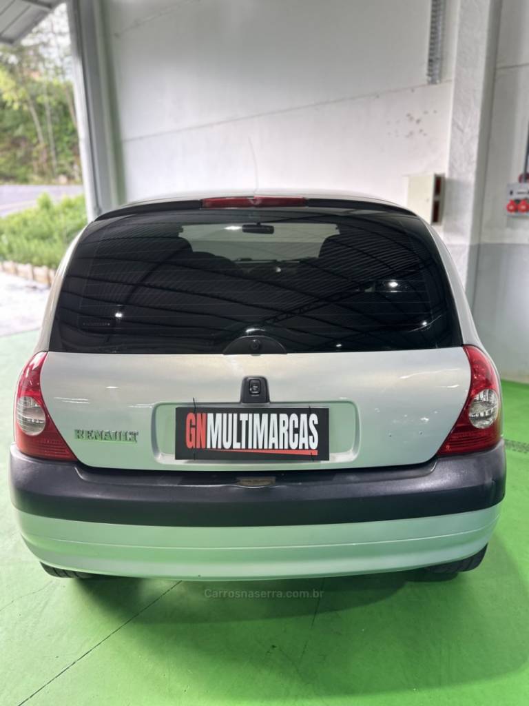 RENAULT - CLIO - 2004/2004 - Cinza - R$ 18.900,00