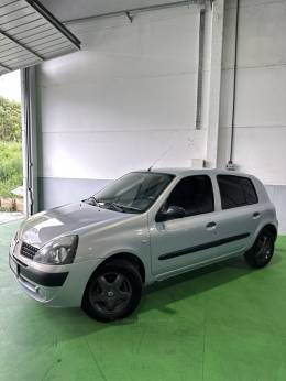 RENAULT - CLIO - 2004/2004 - Cinza - R$ 18.900,00